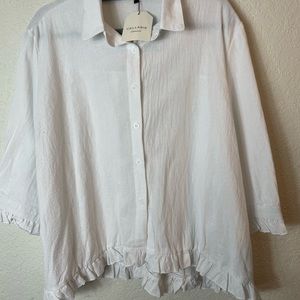 Fits like 2x Cellabie White Ruffle Hem Button-Front Blouse